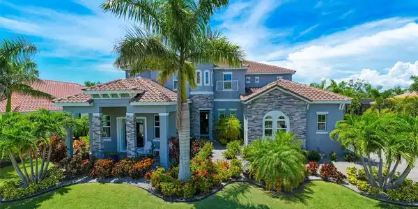 832 MANNS HARBOR DRIVE