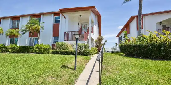 4867 INDEPENDENCE DRIVE