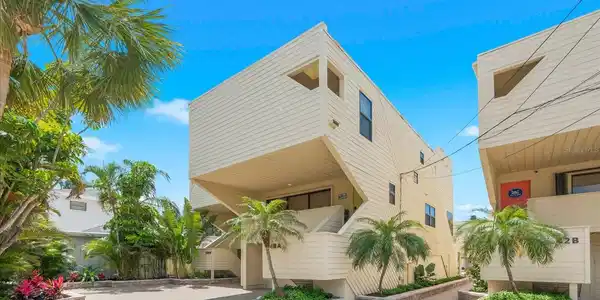 548A BEACH ROAD