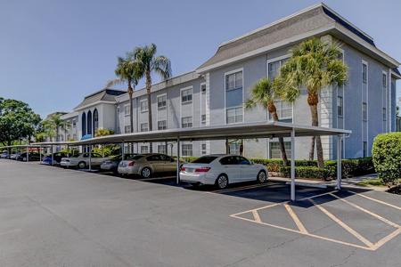 1706 BELLEAIR FOREST DRIVE