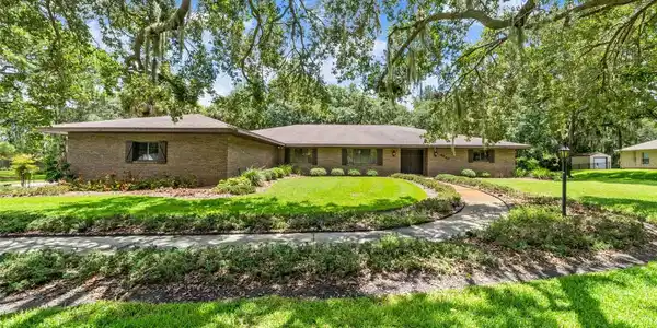 4240 N TROPICAL TRAIL