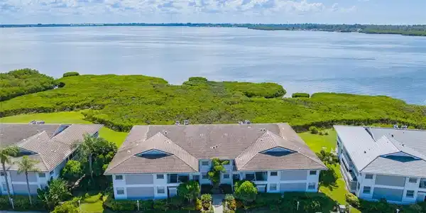 1135 EDGEWATER