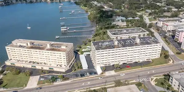 100 BLUFF VIEW