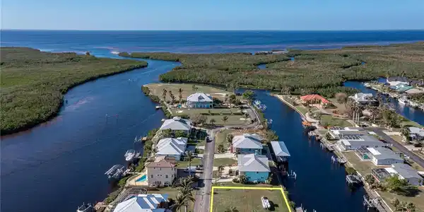 5487 SEA EDGE DRIVE