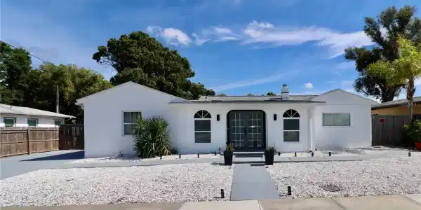 400 SUNBURST COURT