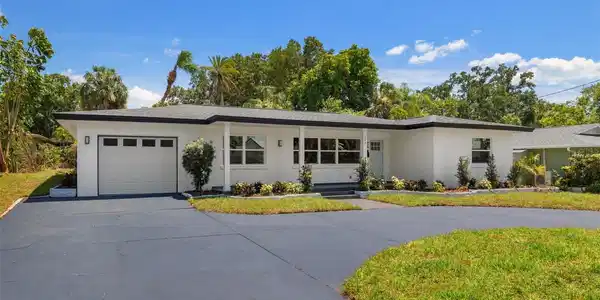 245 S GARDEN CIRCLE