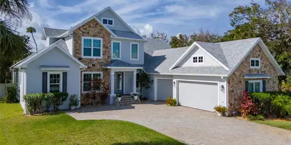 400 PALM DRIVE