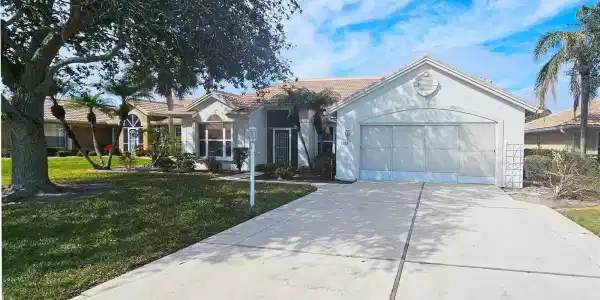 8282 PARKSIDE DR