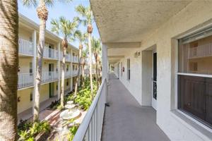 7294 CLOISTER