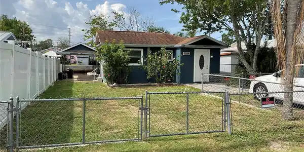 7104 FAIR LANE