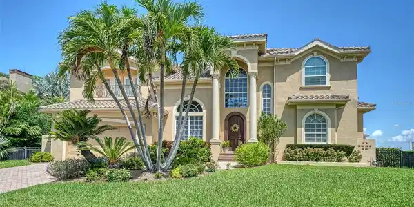 657 HALYARD LANE