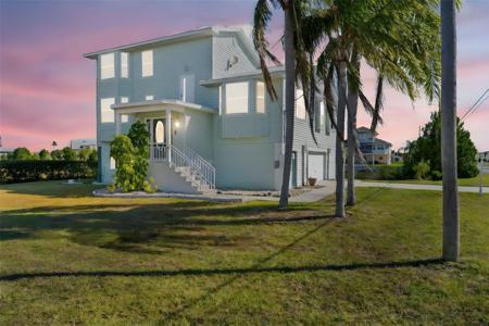 3302 TURKS CAP DRIVE