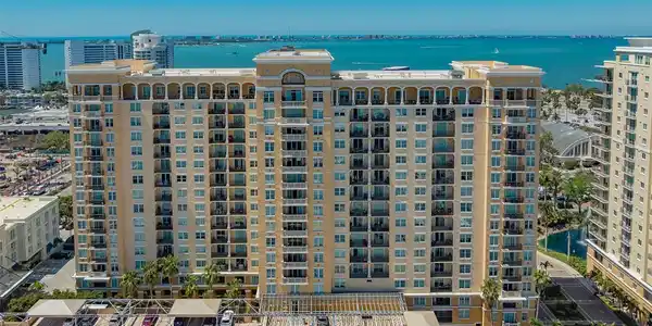 750 N TAMIAMI TRAIL