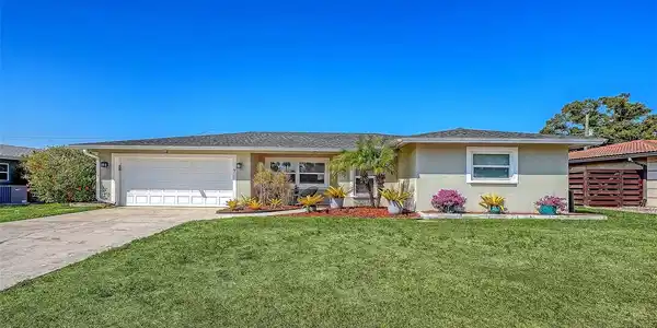 6802 ROXBURY DRIVE