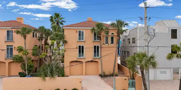 306 BEACH ROAD