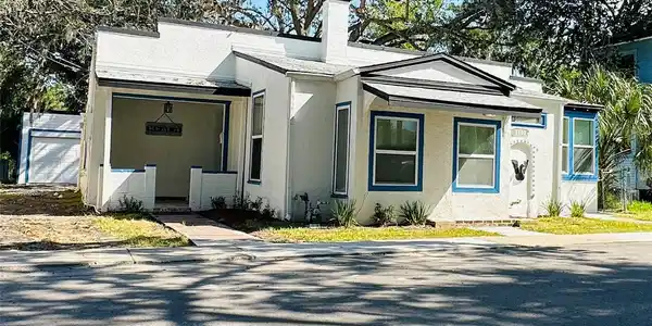110 PALM PLACE