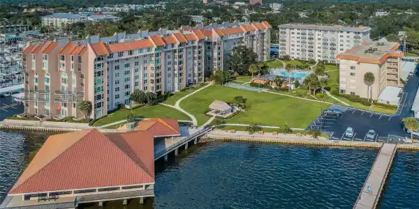 634 EDGEWATER DRIVE