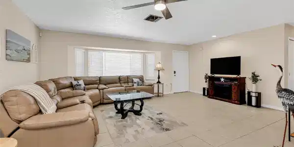 Image 4 Image 4