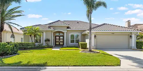 1038 GROUSE WAY