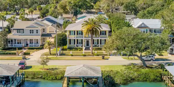 1212 S RIVERSIDE DRIVE