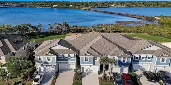 8005 PALM KEY