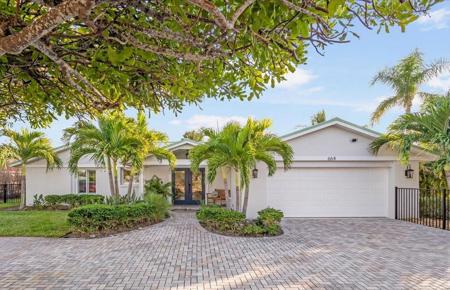 664 KEY ROYALE DRIVE