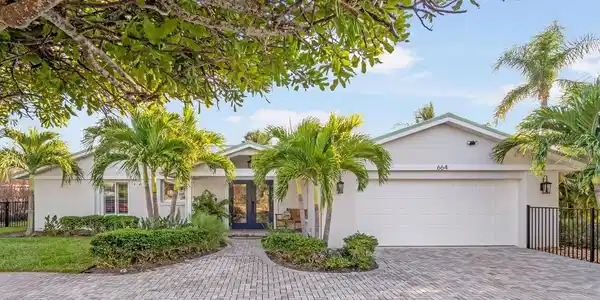 664 KEY ROYALE DRIVE