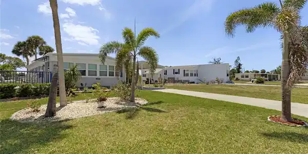 3305 BLUE JAY LANE