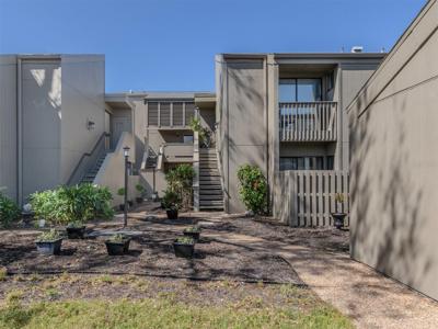 232 WOODLAND DRIVE