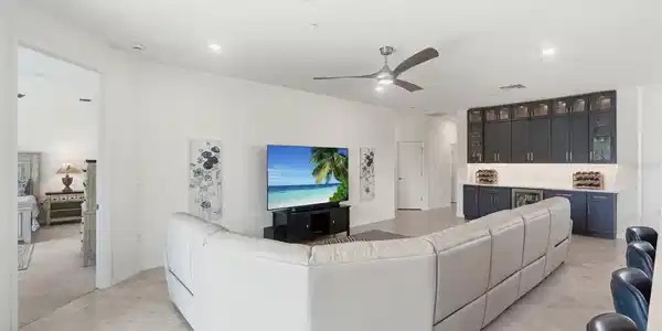 Image 4 Image 4