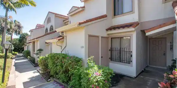 1231 COUNTRY CLUB DRIVE