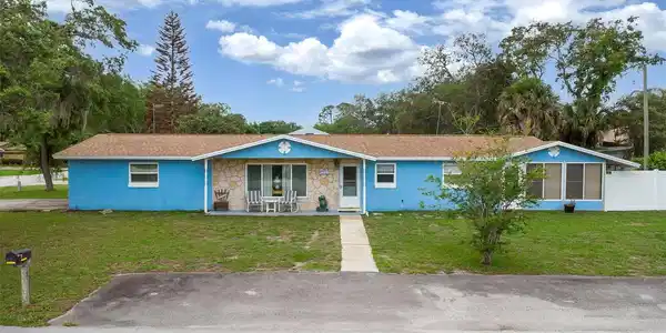 201 POINCIANA AVENUE