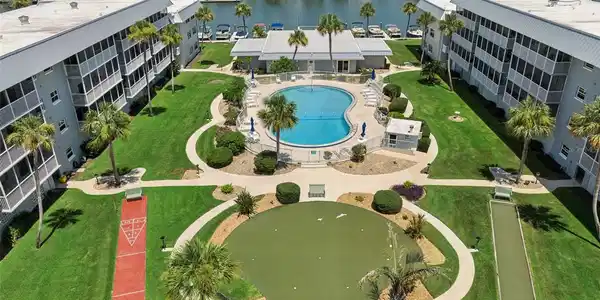 315 N CAUSEWAY
