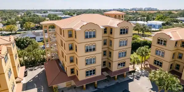 624 WELLS COURT