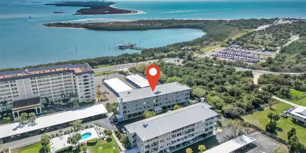 5 ISLAND PARK PLACE