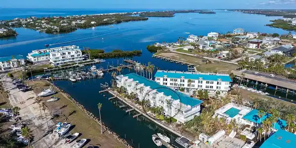 8222 HARBORSIDE CIRCLE