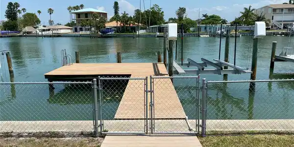 521 BAYSHORE