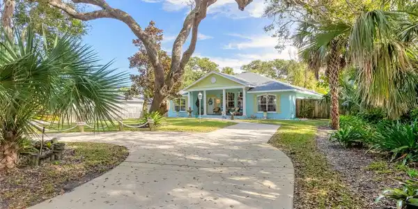 2121 JOHN ANDERSON DRIVE