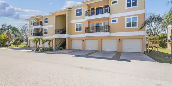 5088 ROYAL PALMS WAY