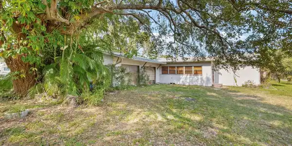 1415 BANANA RIVER