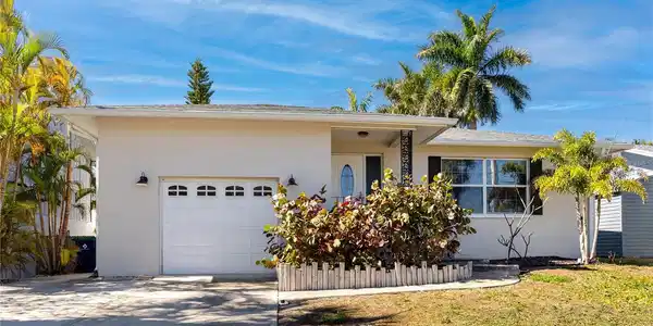 404 MAXWELL PLACE