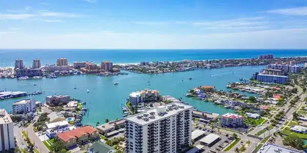 400 ISLAND WAY