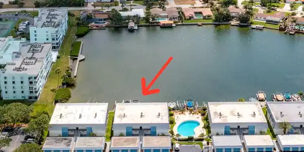 205 BANANA RIVER