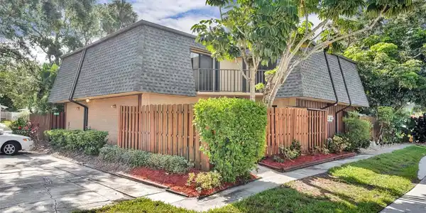 3824 SAXON DRIVE