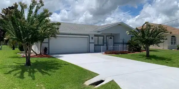 19 CLOVERDALE N