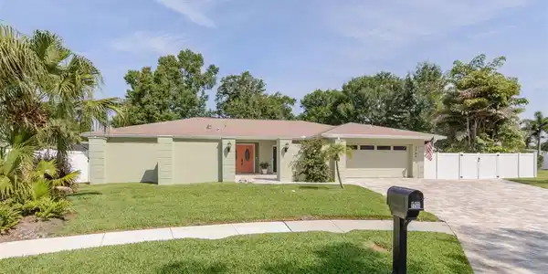 2784 CAPWOOD