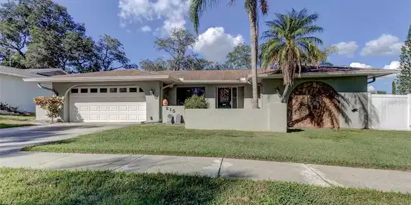 215 MEADOWCROSS