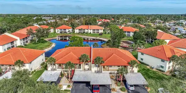 406 PINE HOLLOW CIRCLE