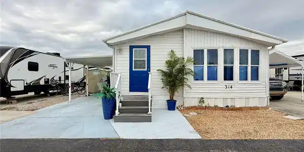 1475 FLAMINGO DRIVE