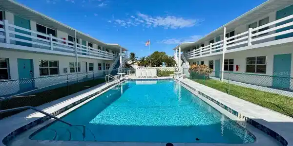 215 CIRCLE DRIVE